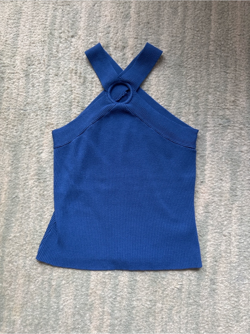 Mango halter top with keyhole detail